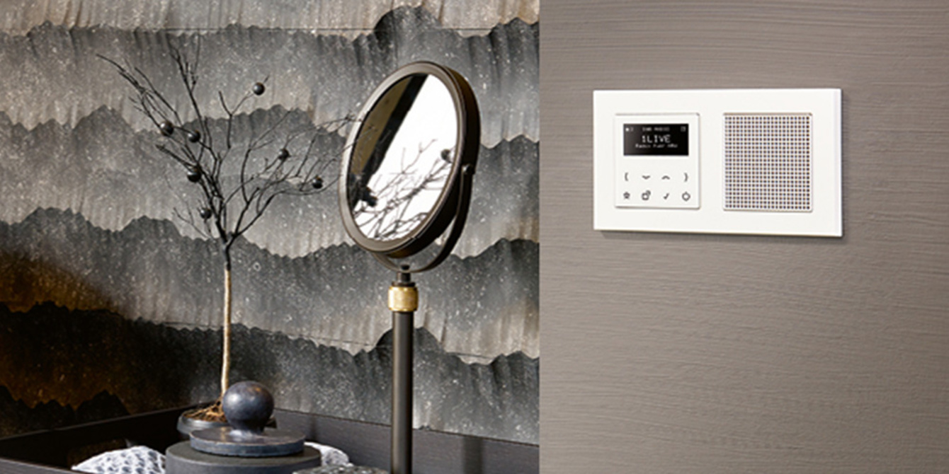 JUNG Smart Radio DAB+ bei EAG Elektroanlagen und Gebäudetechnik GmbH in Aue