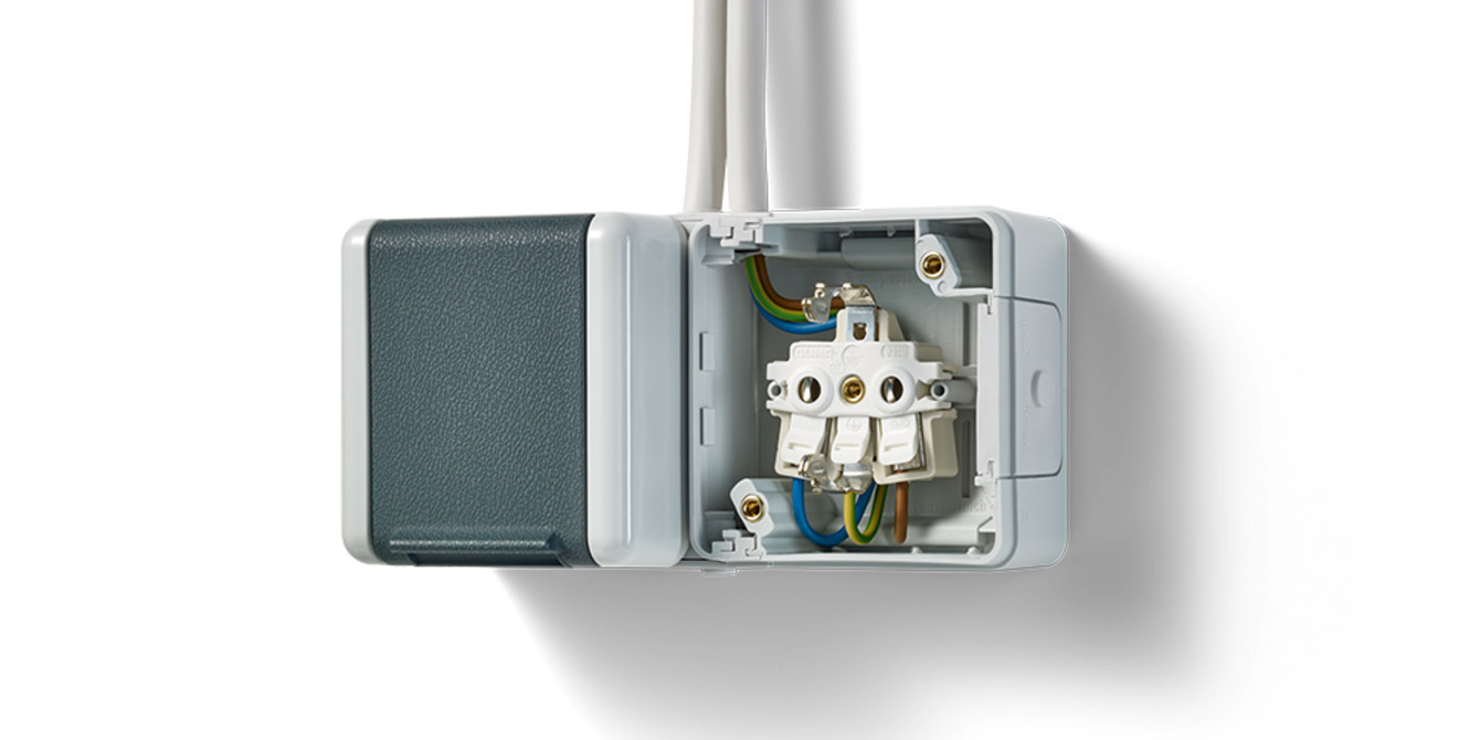 Doppelsteckdose mit Trennsteg bei EAG Elektroanlagen und Gebäudetechnik GmbH in Aue