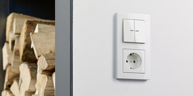 JUNG KNX Taster F 10 bei EAG Elektroanlagen und Gebäudetechnik GmbH in Aue