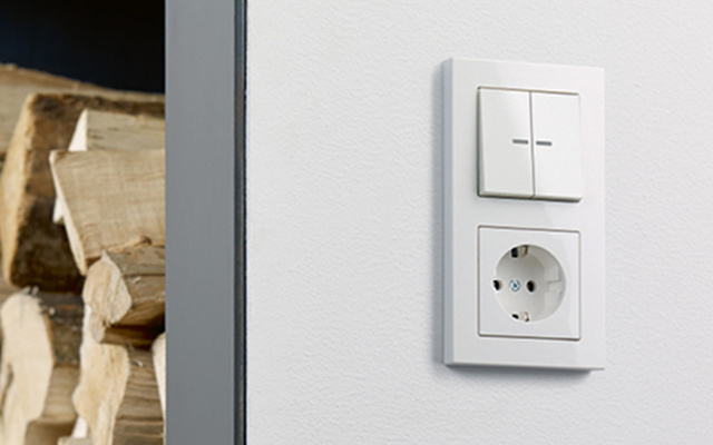 JUNG KNX Taster F 10 bei EAG Elektroanlagen und Gebäudetechnik GmbH in Aue