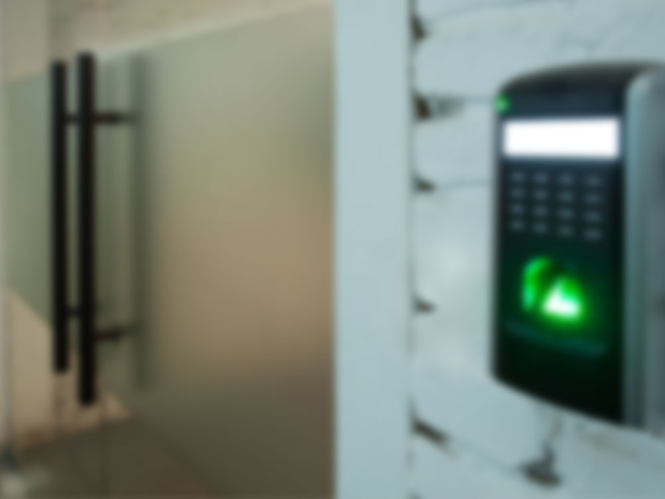 Zutritts­kontrolle bei EAG Elektroanlagen und Gebäudetechnik GmbH in Aue