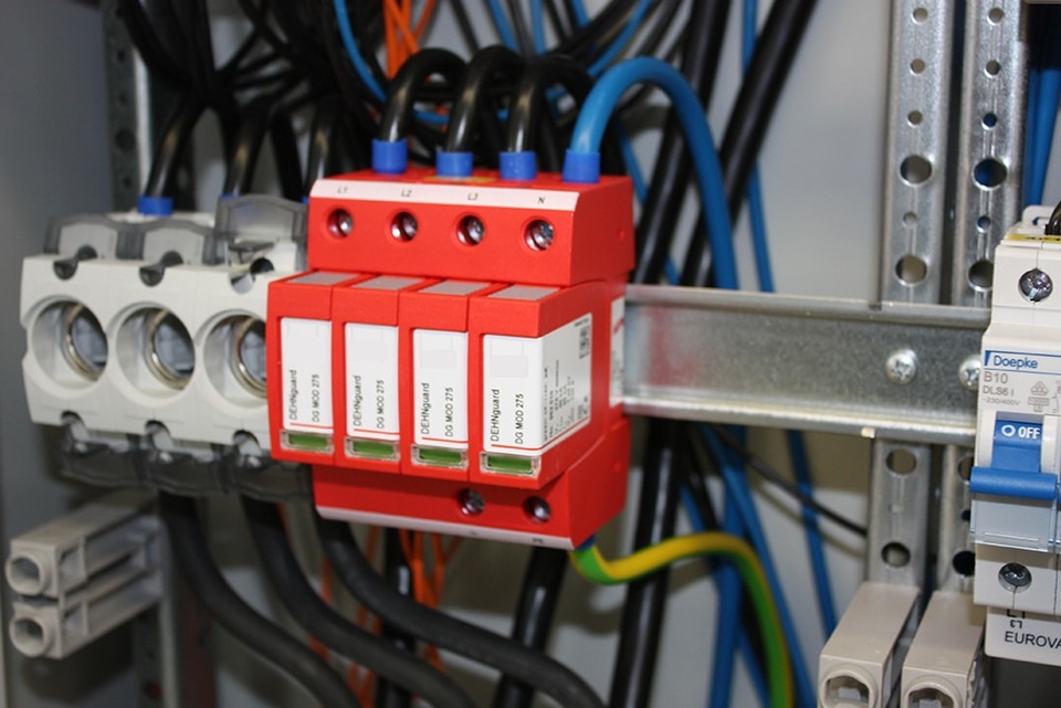 U berspannungsschutz bei EAG Elektroanlagen und Gebäudetechnik GmbH in Aue